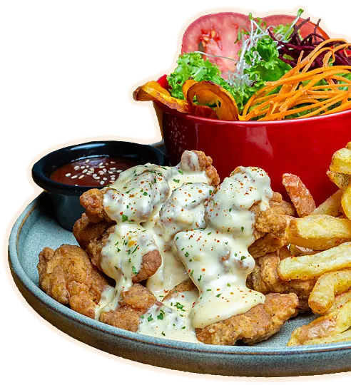 Choripollo: alitas al panko con chorizo artesanal, papas y ensalada